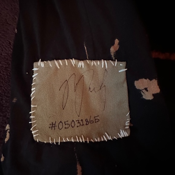 Michael Cleary V-Neck by Nick Saylor - Picture 3 of 3